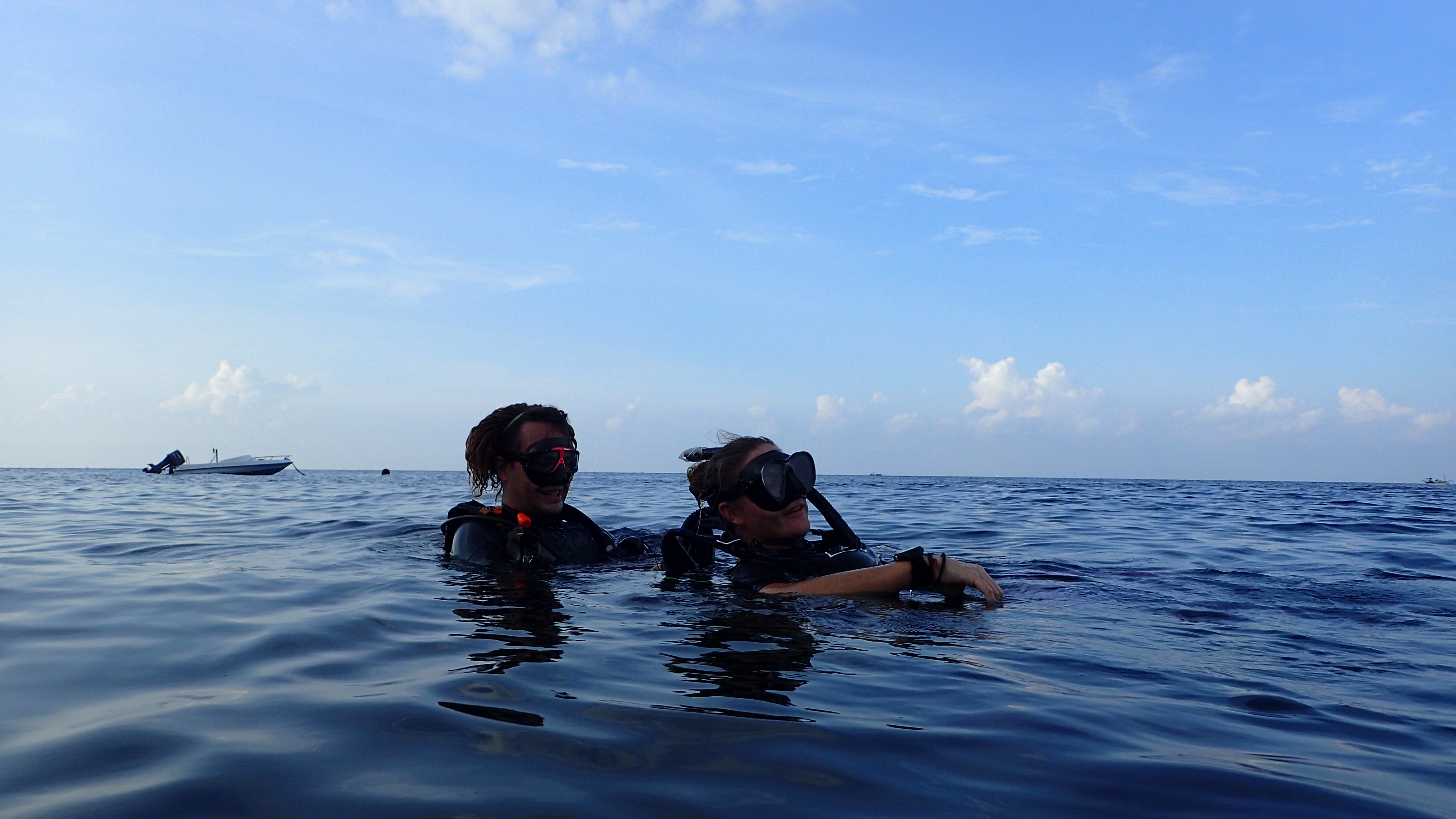 Tom practicing Tired diver tow as part of the PADI Rescue diver course 