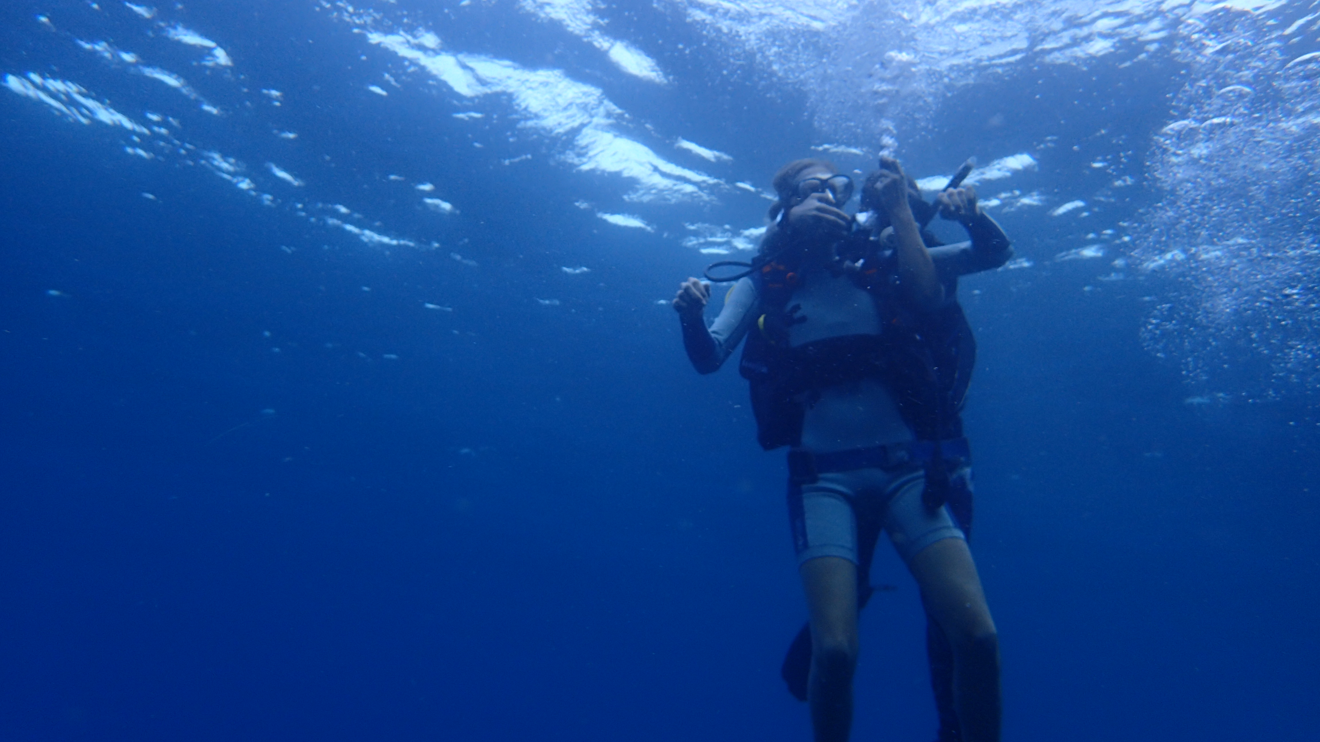Lifting an unresponsive diver to the surface