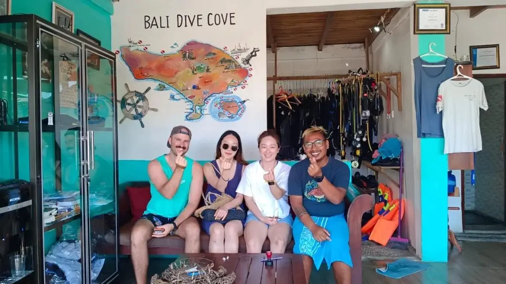 PADI Open Water Course students and instructor at Bali Dive Cove in Amed, Bali